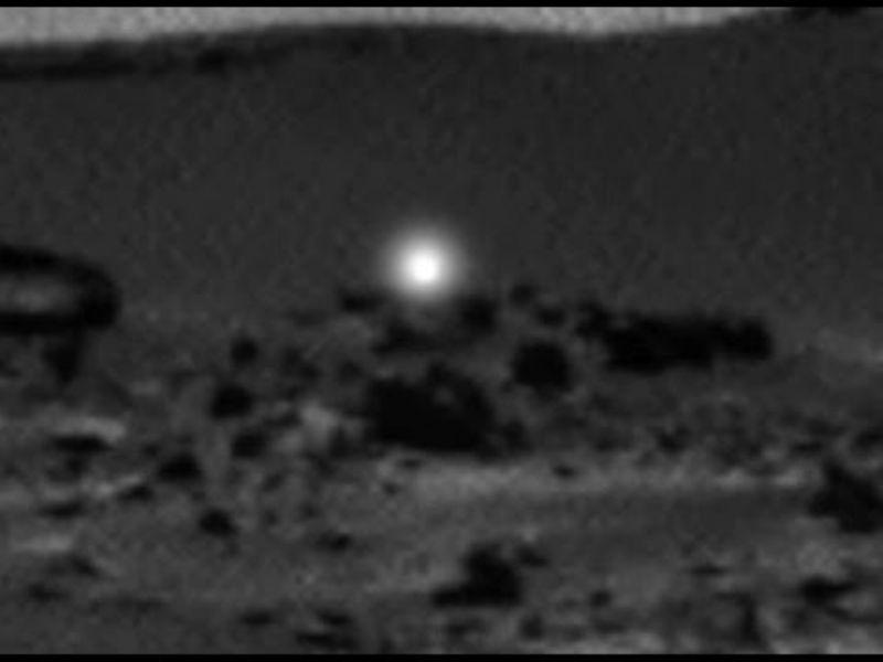 Odd Light Caught by Mars Curiosity Rover